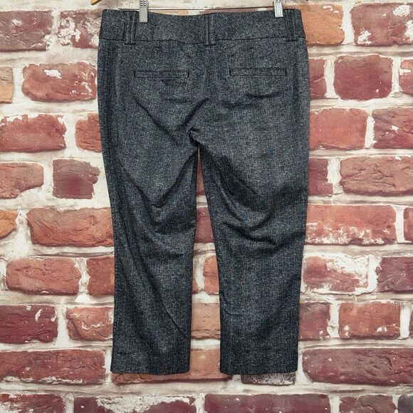 Express Capri Pants Women's Size 8 Black White Abstract Stretchy Logo Trousers - Picture 2 of 9